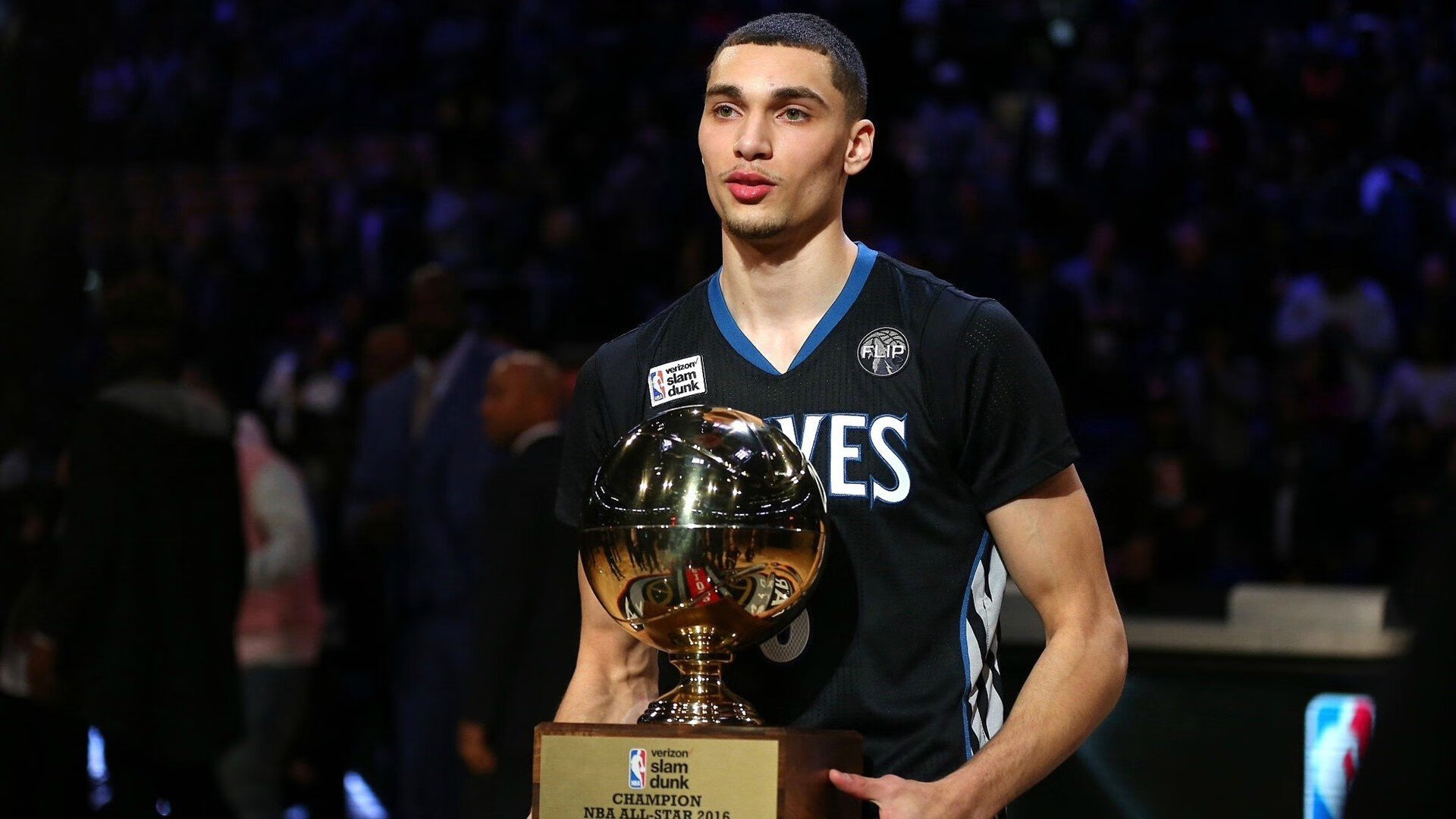 “从青涩新星到核心球员：萨尔·巴赫的快速成长”